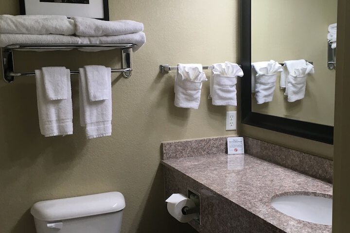 Room 13 of 27