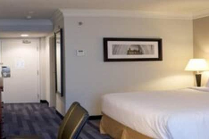 Room 21 of 35
