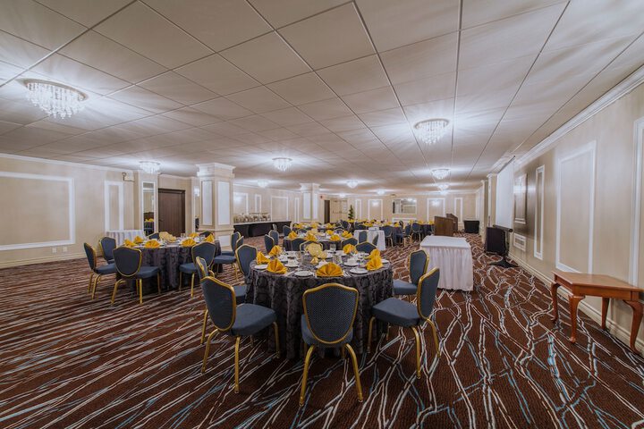 Ballroom/Hall 51 of 57