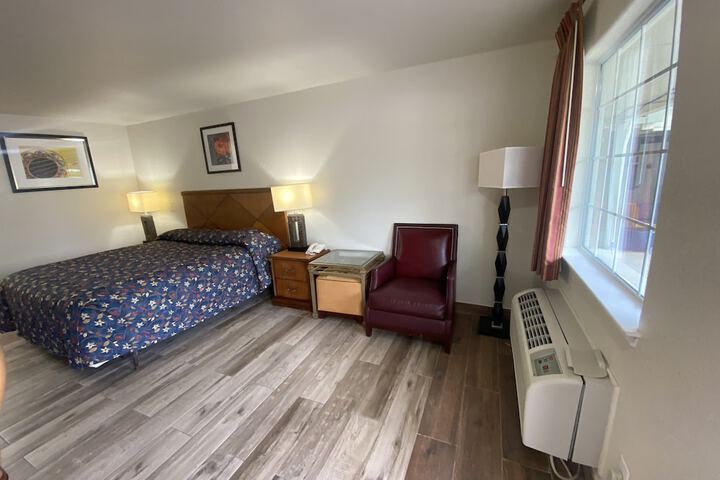 Room 19 of 49