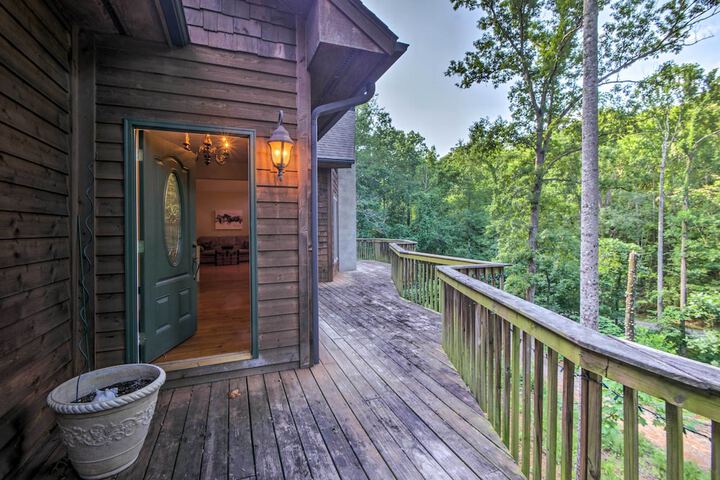 Tryon House w / Hot Tub - Near Equestrian Centers!