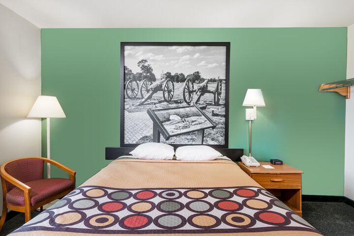 Super 8 by Wyndham Hagerstown / Halfway Area
