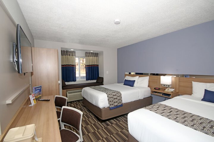 Room 9 of 26