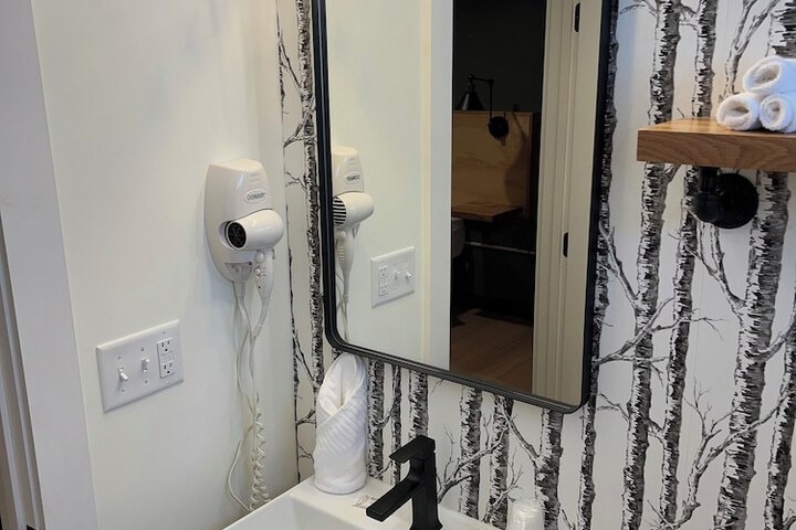 Room 7 of 17