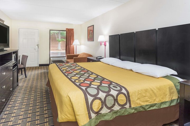 Room 9 of 19