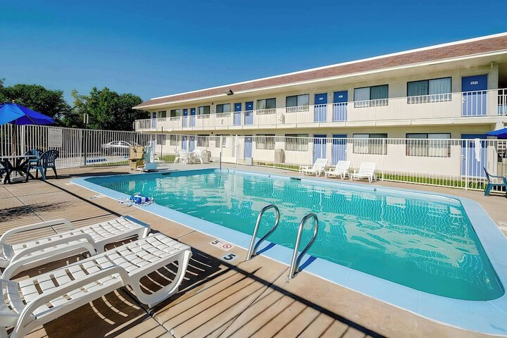 Pool 5 of 20