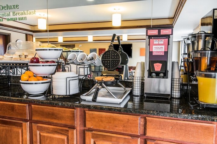 Breakfast/Coffee Service 26 of 30