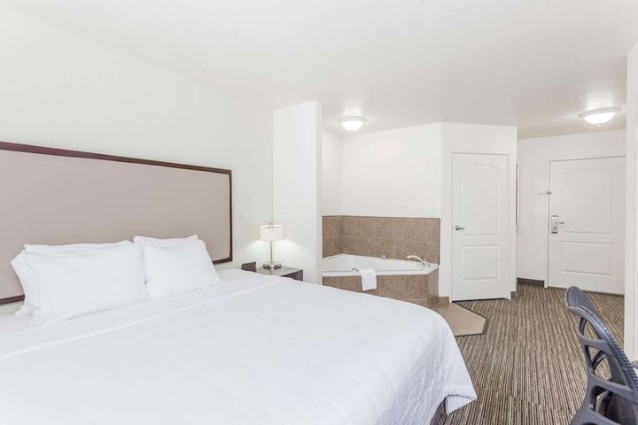 Hawthorn Suites by Wyndham Victorville