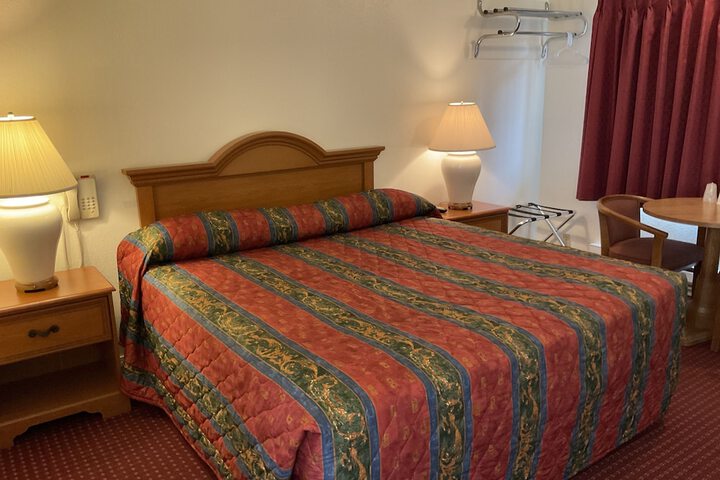 Front Street Inn