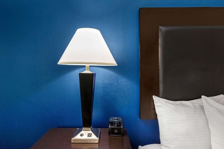 Room 22 of 32