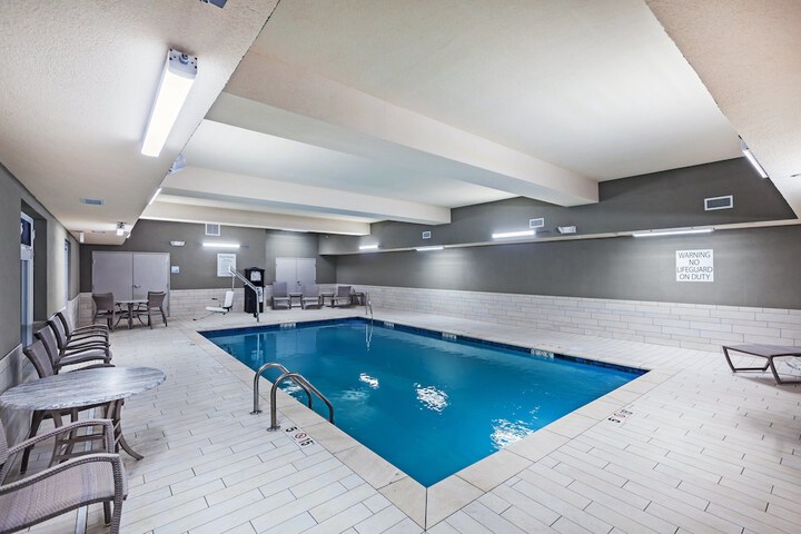 Pool 11 of 41