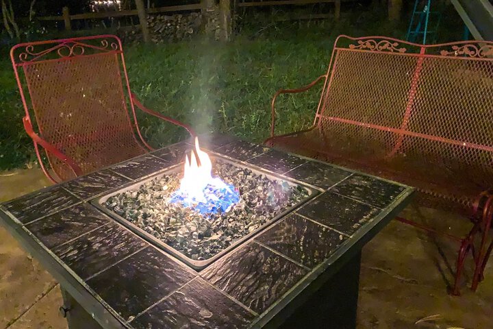 Serene Monument Sanctuary w / Patio & Fire Pit!