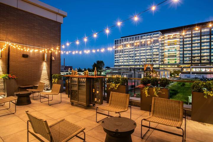 The Row Hotel at Assembly Row Autograph Collection