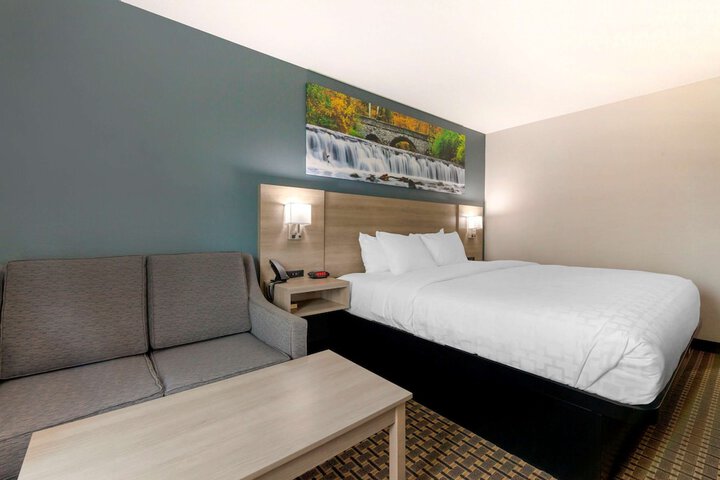 Room 26 of 46