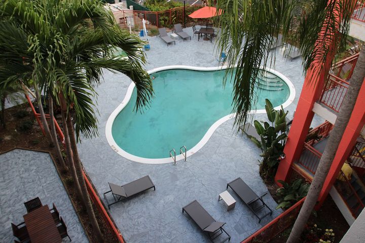 Pool 4 of 33