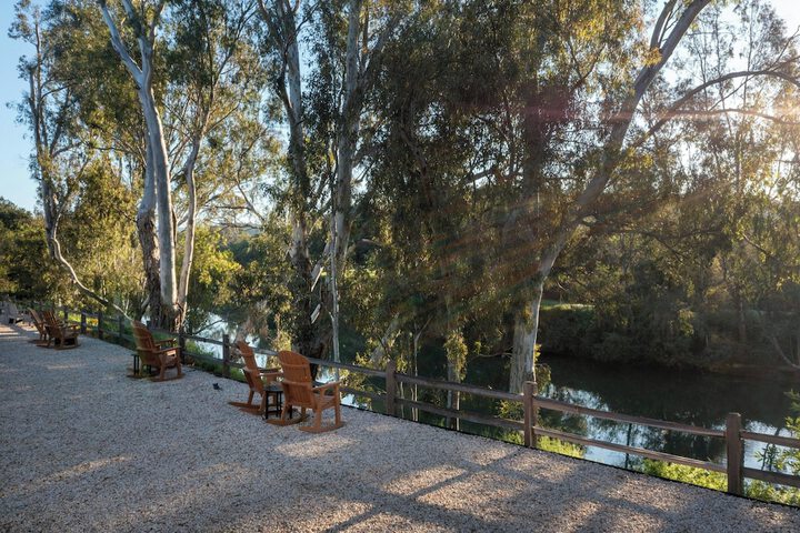 River Terrace Inn
