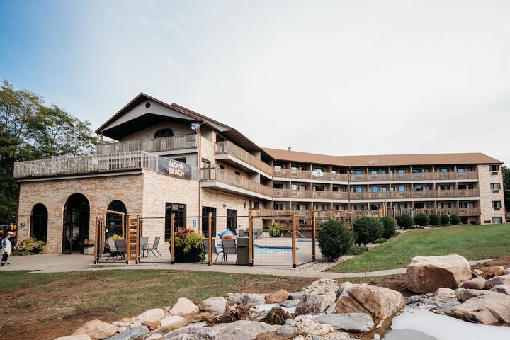 Natura Aloha Reach Resort