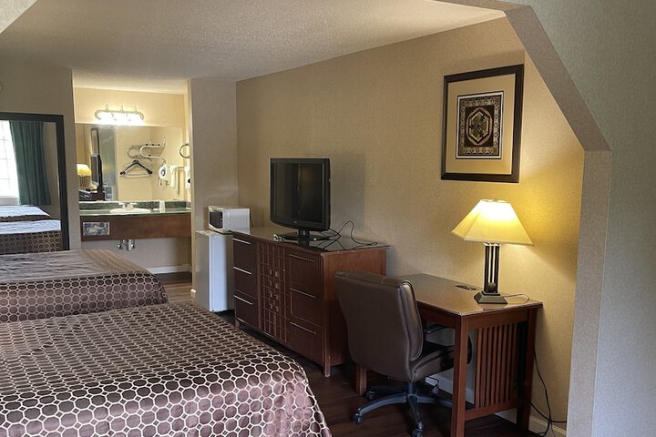 Room 5 of 13