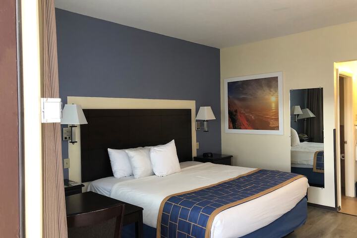 Days Inn by Wyndham Grants