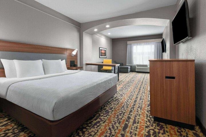 La Quinta Inn & Suites by Wyndham Belton - Temple South