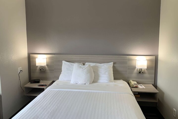 Room 15 of 19