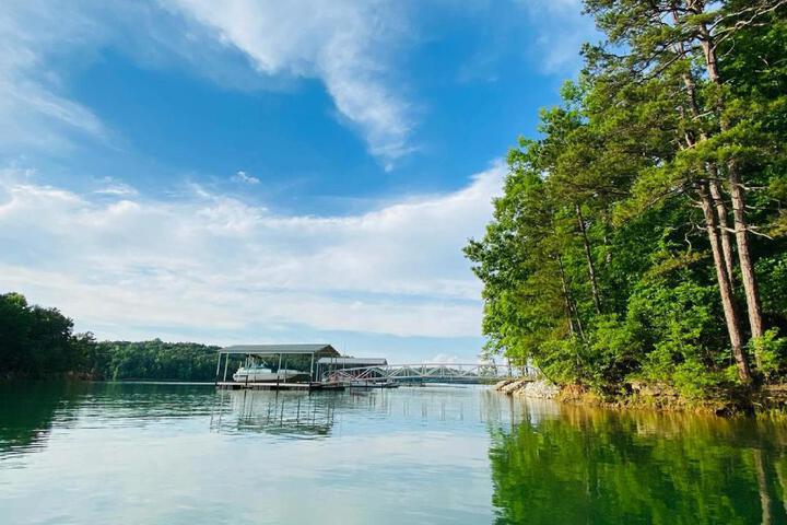 Paradise View Getaway-Dacha