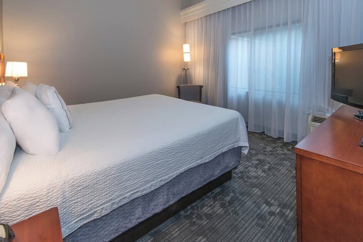 Room 14 of 23