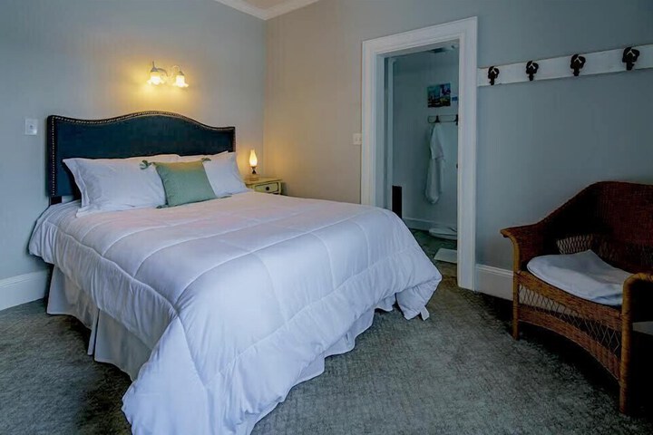 Room 10 of 39