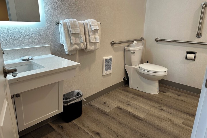 Room 42 of 124