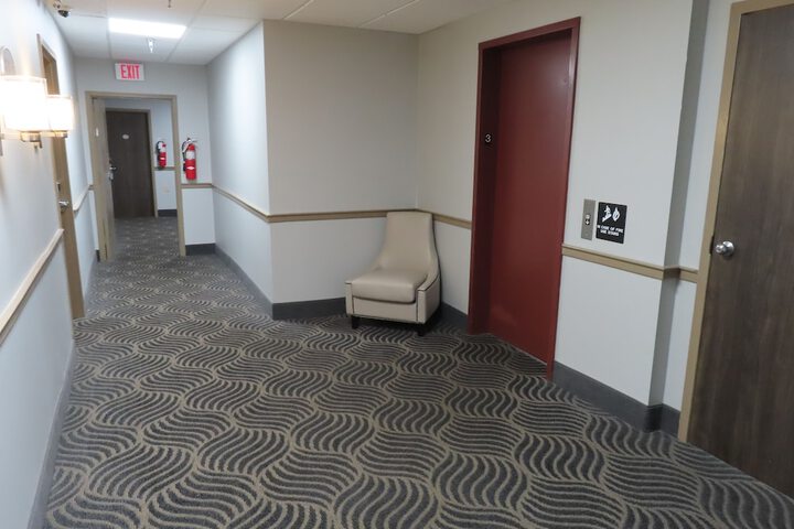 Ballroom/Hall 73 of 76
