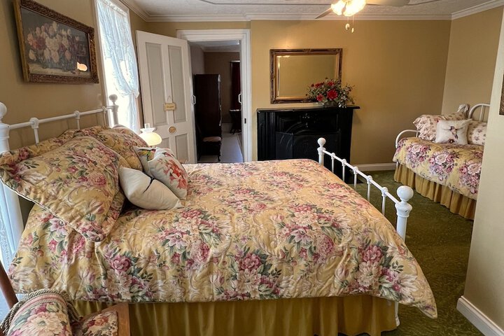 Rocky Hill Inn