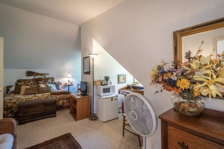 Stone Haus Bed & Breakfast