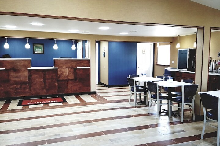 Business Center 36 of 37