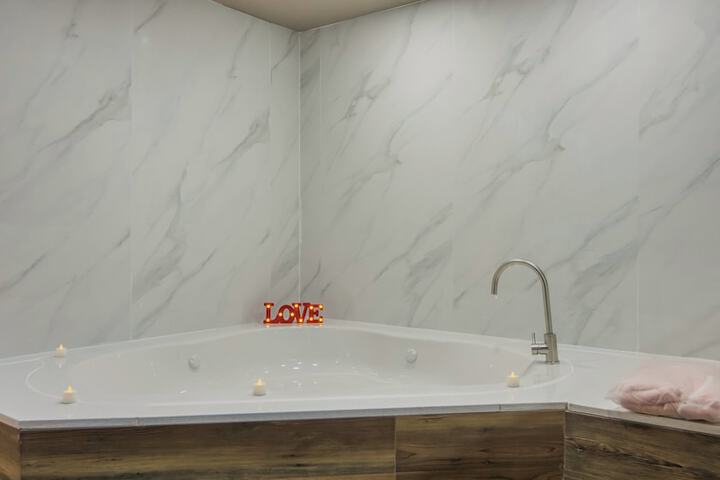 Hot Tub 36 of 36