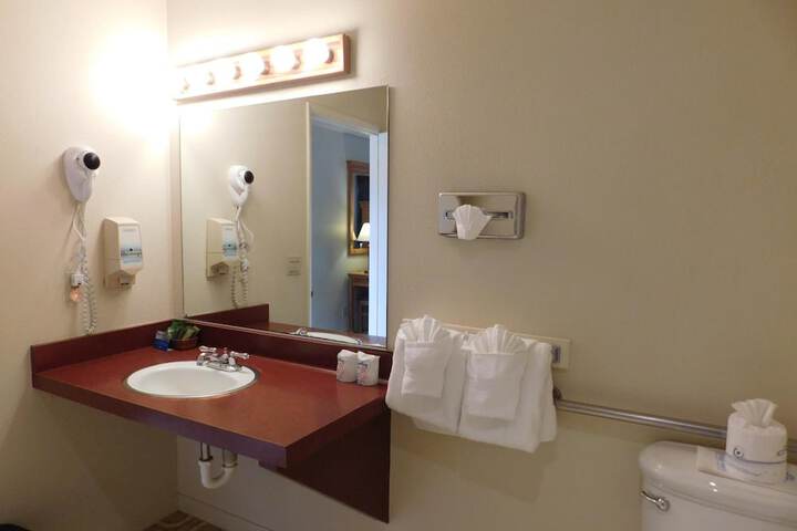 Pacific Gardens Inn