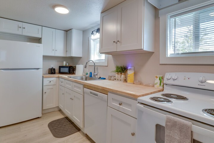 Cozy Lafayette Townhome Rental Near Parks & River