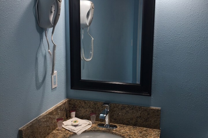 Dolphin Cove Motel