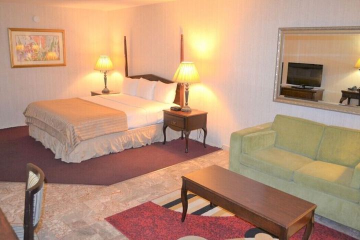 Room 13 of 23