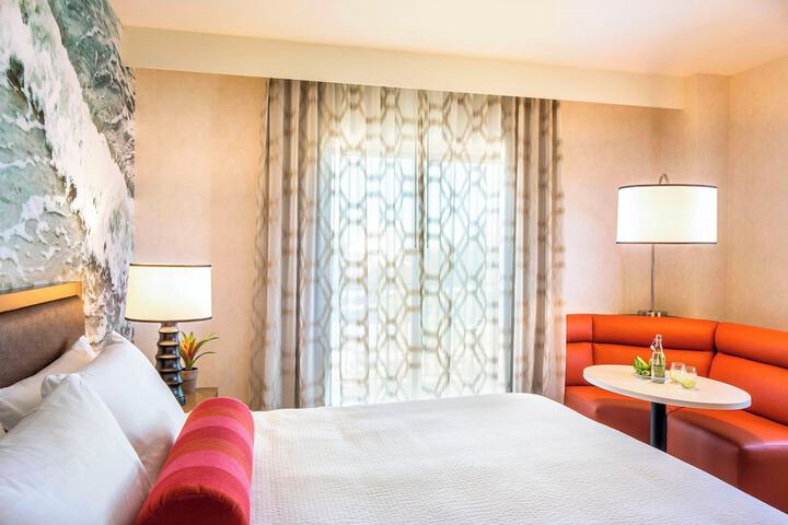 Room 44 of 59