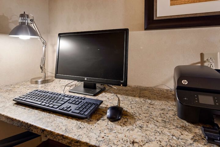 Business Center 25 of 25