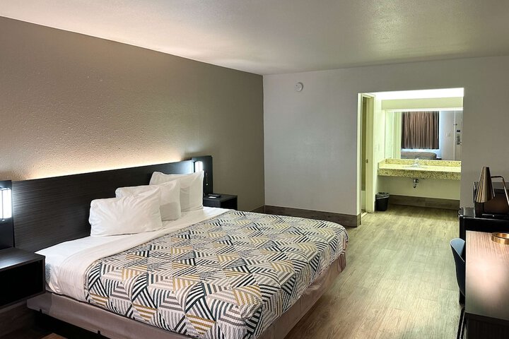 Room 15 of 50
