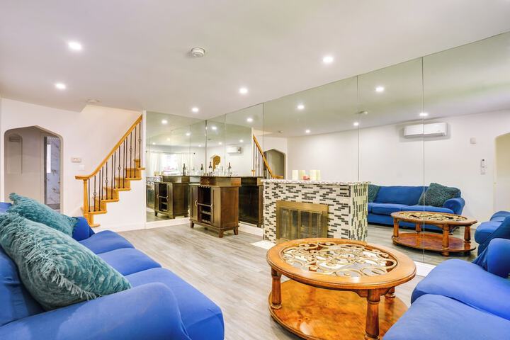 4 Mi to Nyc Shared Yard: Englewood Apartment!