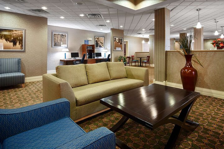 Best Western Plus Kalamazoo Suites