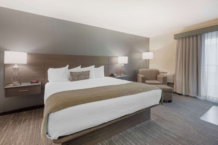 Room 32 of 51