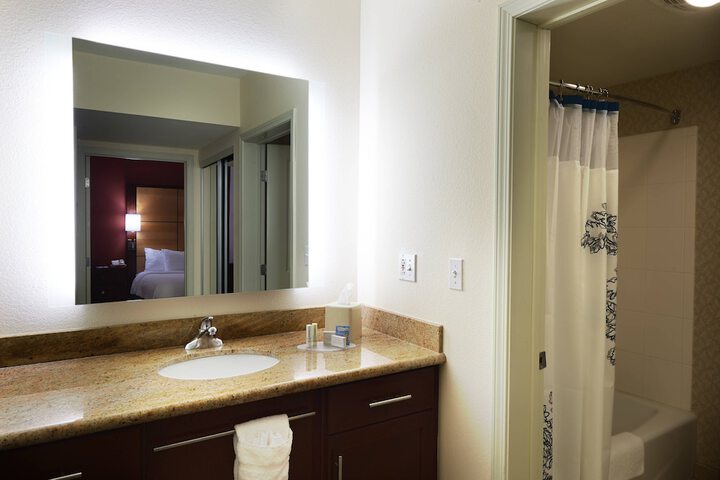 Room 13 of 22