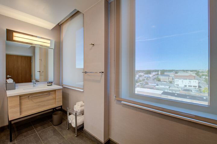 Threefoot Hotel Meridian, a Tribute Portfolio Hotel