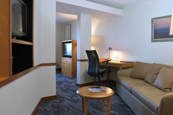 Room 11 of 15