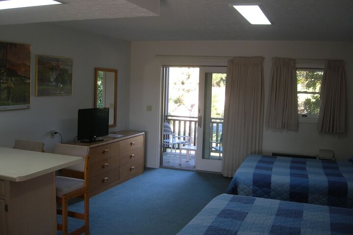 Baneberry Golf and Resort
