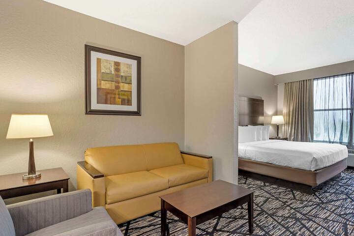 Room 14 of 32