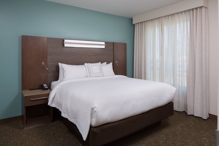 Room 15 of 33